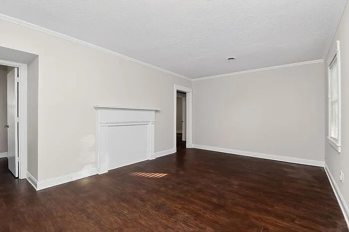 3 bed, 1.0 bath, 957 sqft, $1,350 — Photo 4