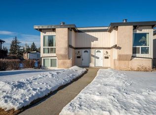 2648 S Oakmoor Dr SW, Calgary, AB T2V4E7