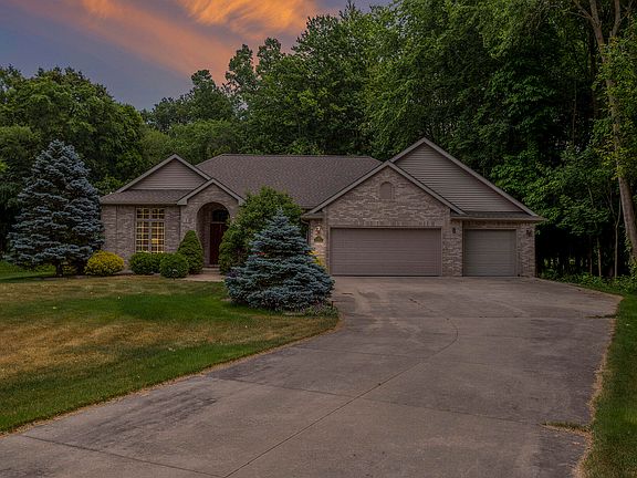 3rd image of 196 Deer Path Ln