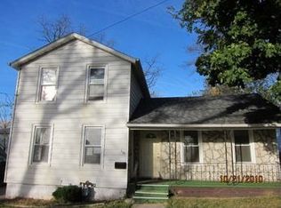 110 Bluff St, Aurora, IL 60505