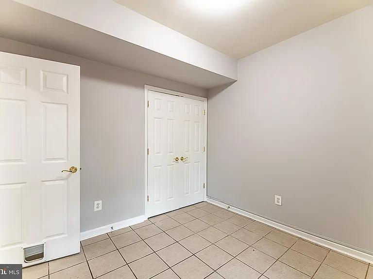 24635 Kings Canyon Sq — Photo 34