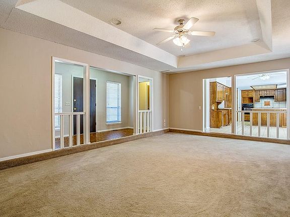5th image of 10404 Leicester Dr