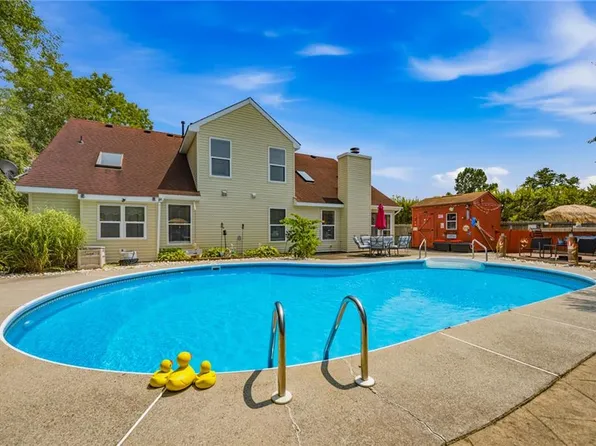 4448 Crow Wing Dr, Virginia Beach, VA 23456