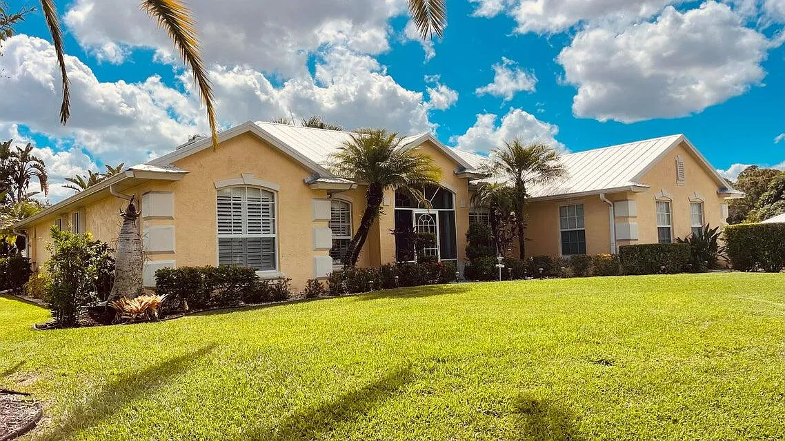 4 bed, 3.0 bath, 2012 sqft, $3,500 — Photo 3
