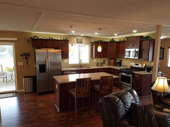 4th image of 421 S 81st Pl