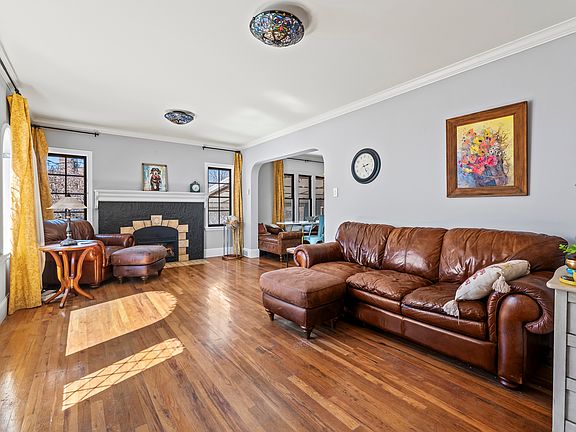 5th image of 47 E Center St