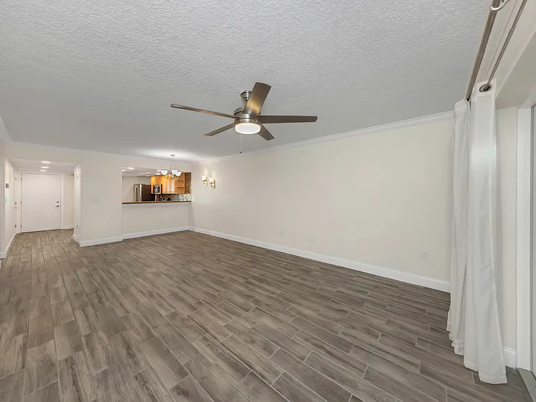 122 Caryl Way — Photo 13