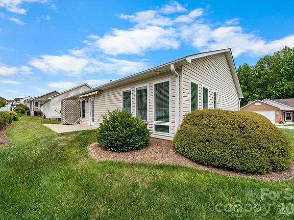 4th image of 1268 Wexford Village Cir NE
