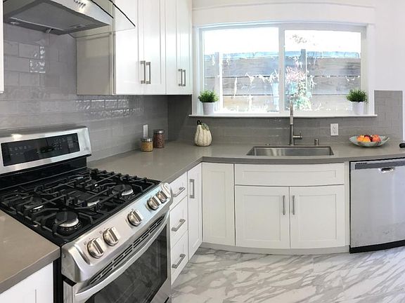 4th image of 124 Yosemite Way