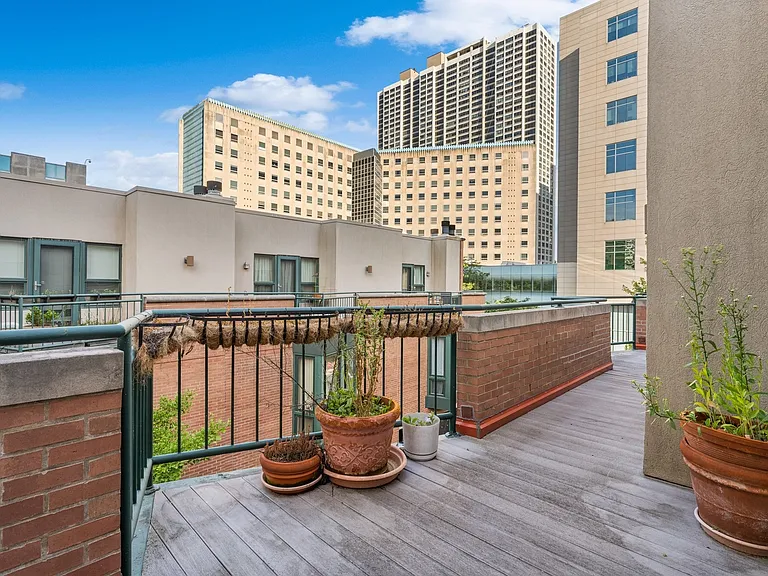 2910 N Commonwealth Ave #3 — Photo 17