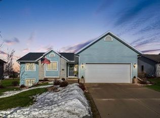1003 Saint John St, Cottage Grove, WI 53527