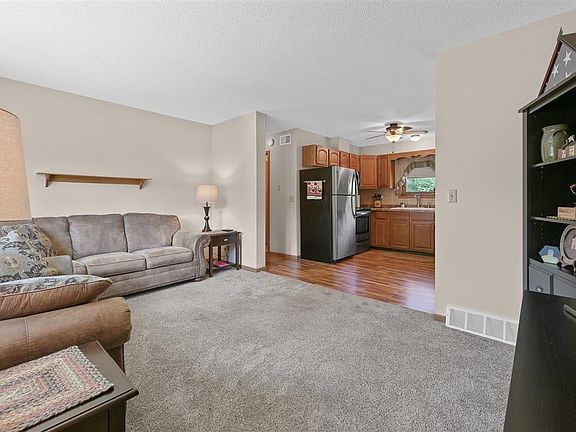 5th image of 323 Kings Gate Ct