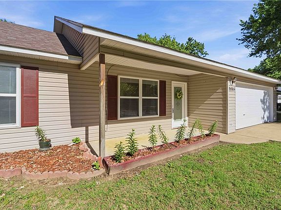 3rd image of 2855 Colton Cv