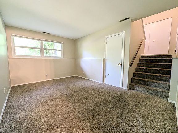 5th image of 427 E Hillcrest Dr