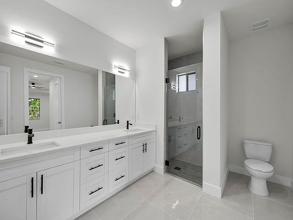 3rd image of 14020 Chesswood Ln