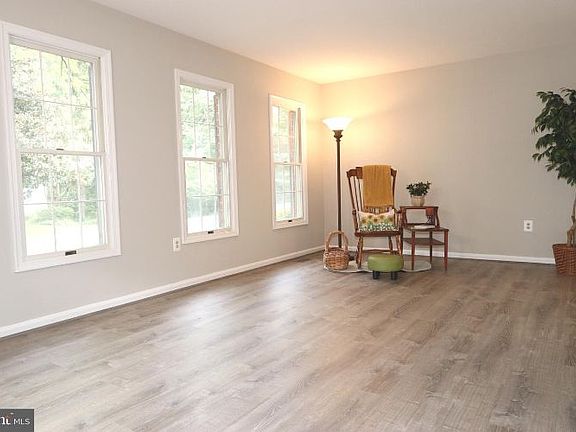 3rd image of 10913 Carters Oak Way