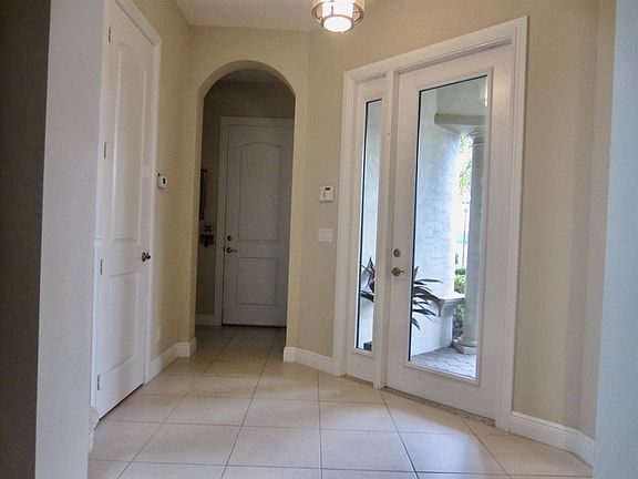 5th image of 673 SE Fascino Cir W