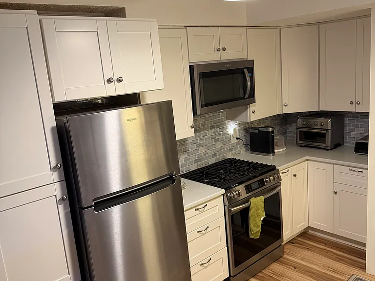 339 S Huntington Ave #A — Photo 14