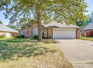 601 Cardinal Ridge Rd, Burleson, TX 76028