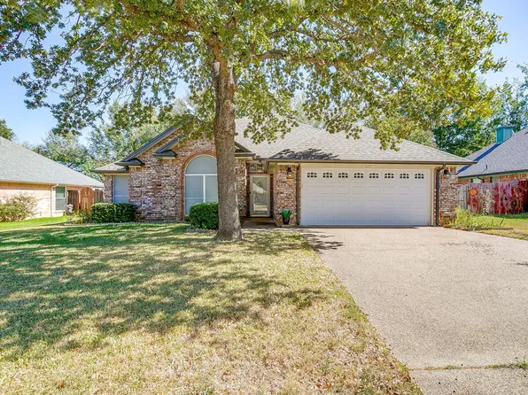 601 Cardinal Ridge Rd, Burleson, TX 76028