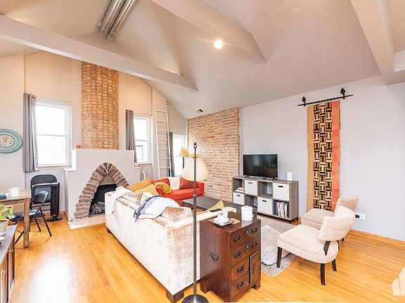 4th image of 1249 N Paulina St #2