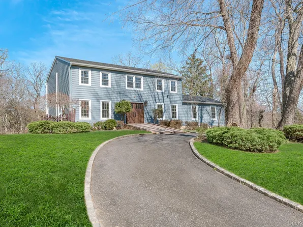 2 Pebble Hill Drive, Northport, NY 11768