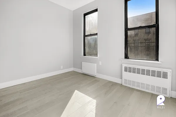 Rented by REZI | media 14