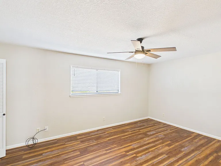 119 Frederick Rd — Photo 18