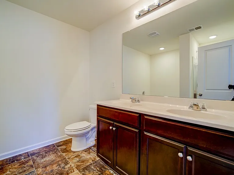 584 Craftsman Ln — Photo 24