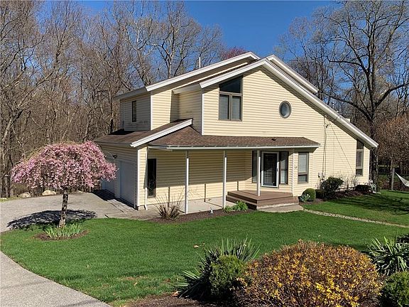 2nd image of 14 Eagle Nest Dr