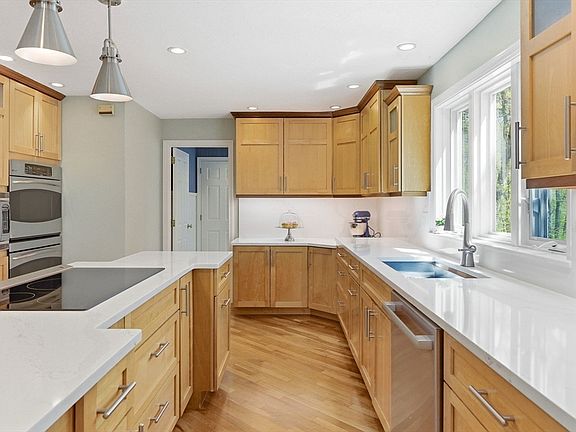 4th image of 8 Valleywood Rd