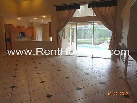 5th image of 4984 Shoreline Cir