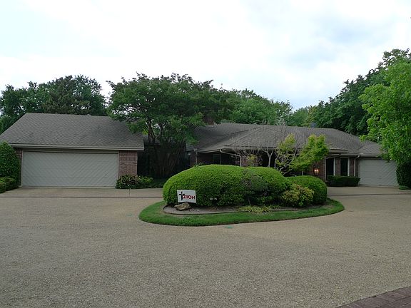 2nd image of 9902 Woodlake Dr