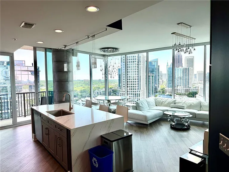 1080 Peachtree St NE #2110 — Photo 3