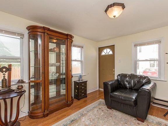 4th image of 1118 E Hewson St