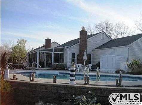 2nd image of 373 Kildare Dr