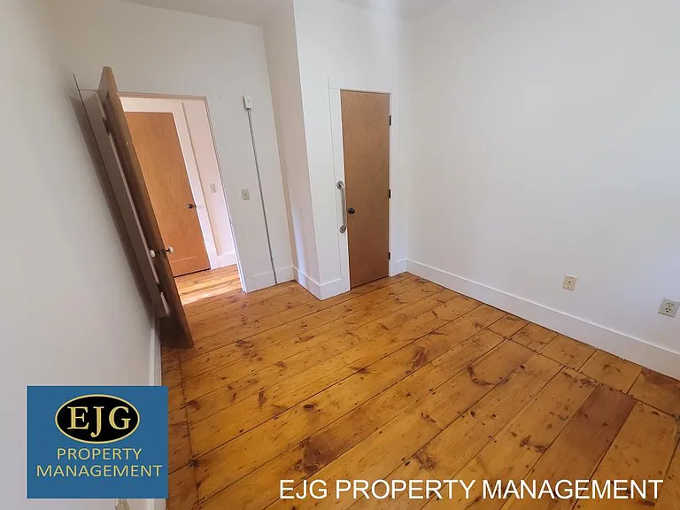 14 Main St #10 — Photo 10