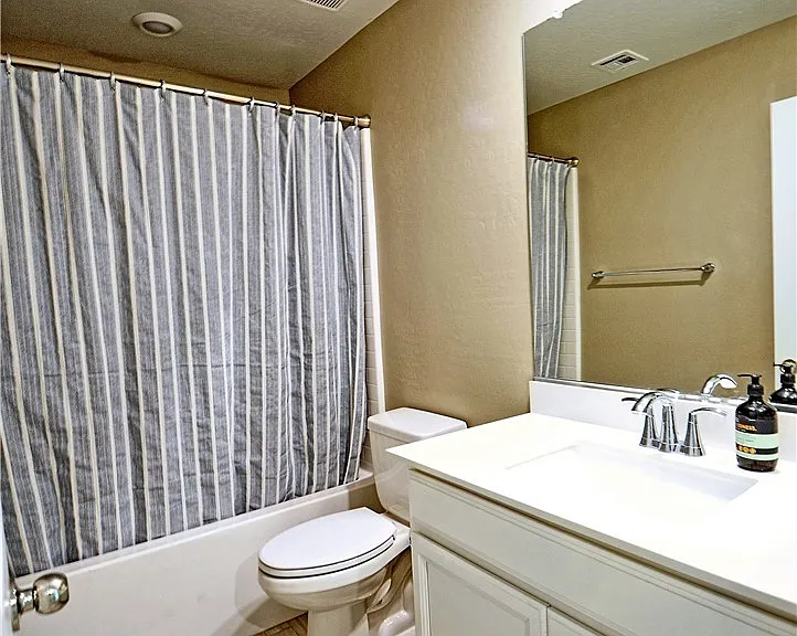 101 Campbelltown Ave — Photo 20