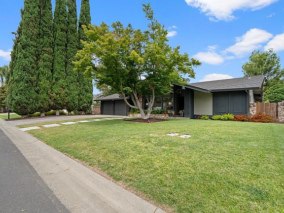 3rd image of 44452 N El Macero Dr