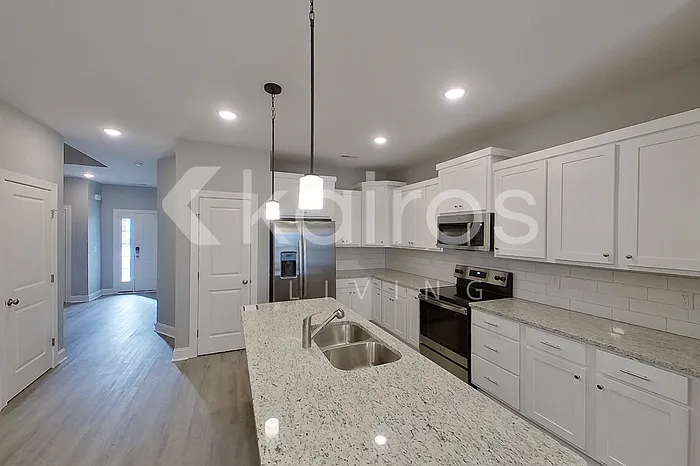 3705 Oak Leaf Way #E — Photo 6