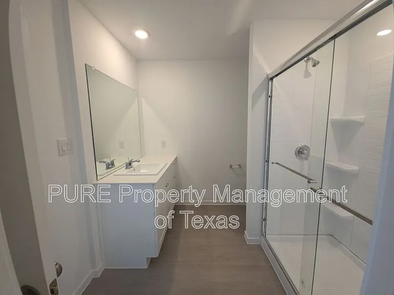 313 Stratus Ln — Photo 16
