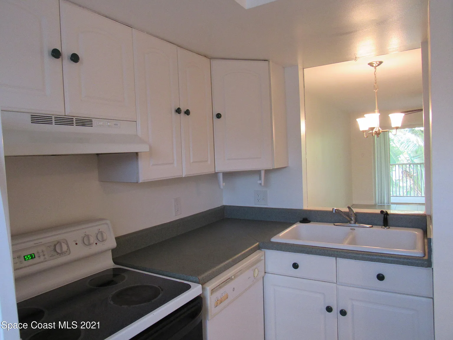 2 bed, 2.0 bath, 963 sqft, $1,500 — Photo 3