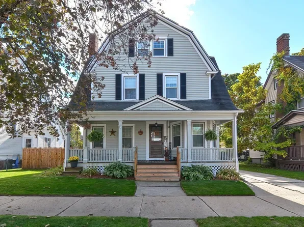 34 Dorchester St, Springfield, MA 01109