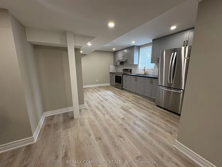 60 Saint Hubert Dr — Photo 7