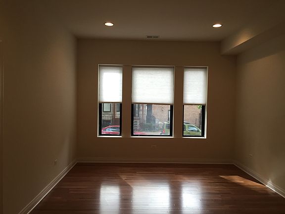 2nd image of 710-716 W Buckingham Pl #716-1