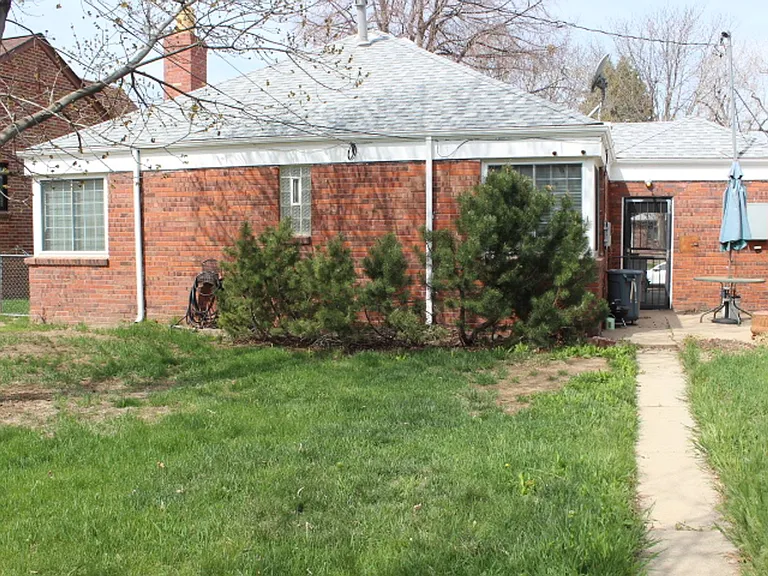 1110 Grape St — Photo 15