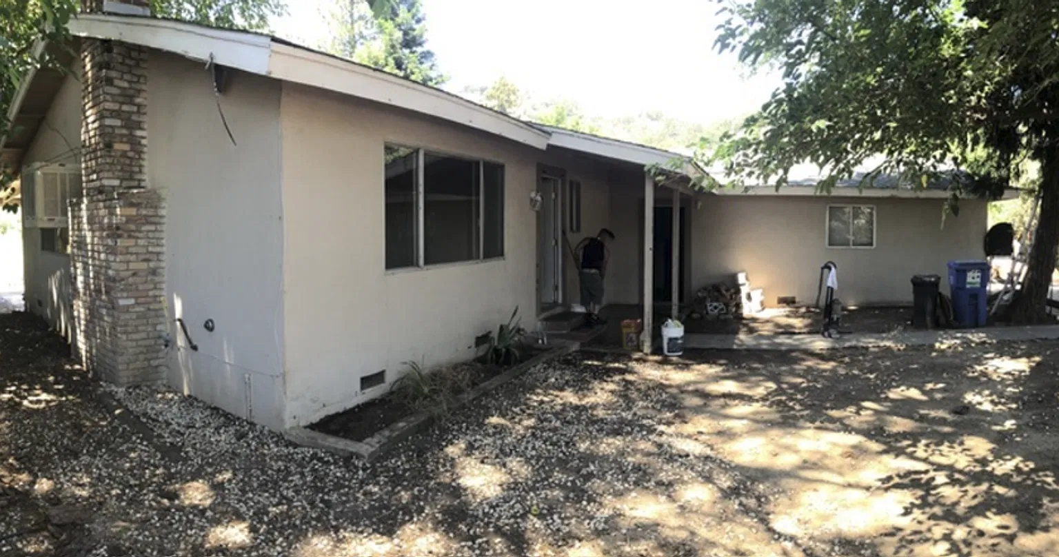 3BR/2BA Clearlake Oaks Home with Waterway Views, Fireplace & Detached Garage — Photo 2