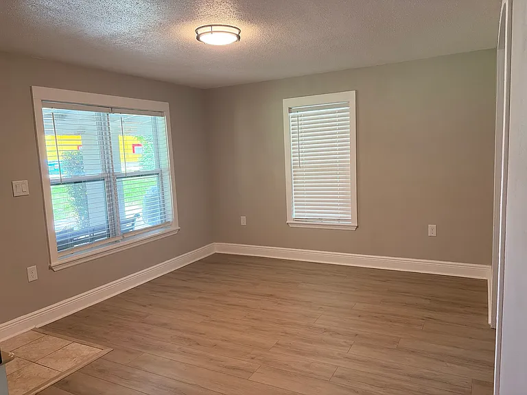 1250 N Brassie Dr — Photo 1