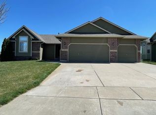 12334 E Zimmerly Ct, Wichita, KS 67207