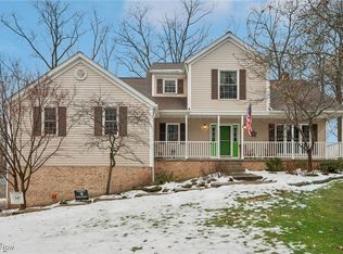 314 Chelmsford Dr, Aurora, OH